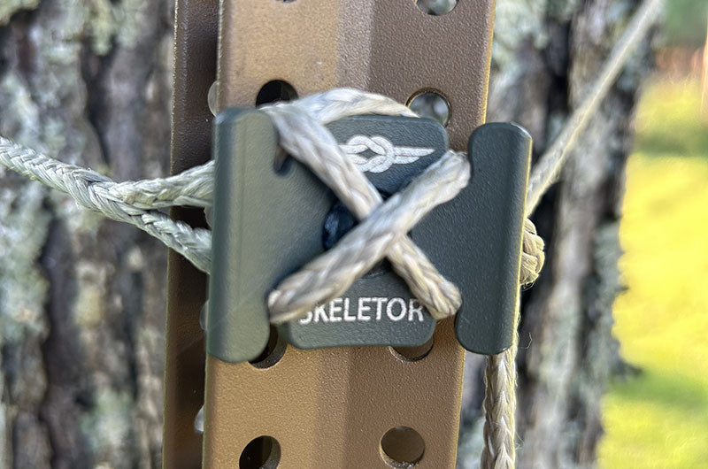 Closeup of the Tethrd Skeletor attachment method.